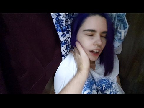❤️ Fannt meng Schwëster am Kleederschaf an huet hatt gehollef ❤❌  Sex bei eis